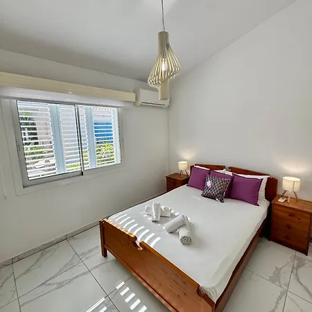 Modern 2br With Heated Hot Tub And Steps To Villa Protaras