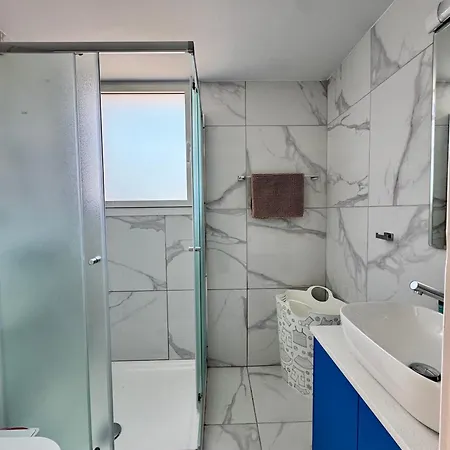 Villa Modern 2br With Heated Hot Tub And Steps To Protaras