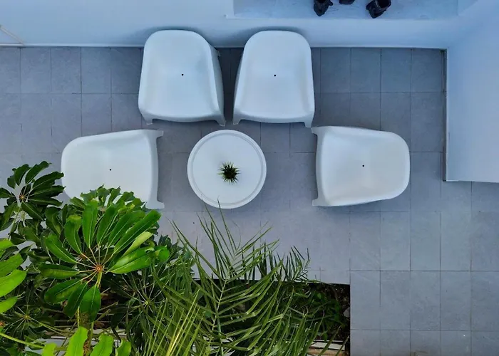 Modern 2br With Heated Hot Tub And Steps To * Paralimni