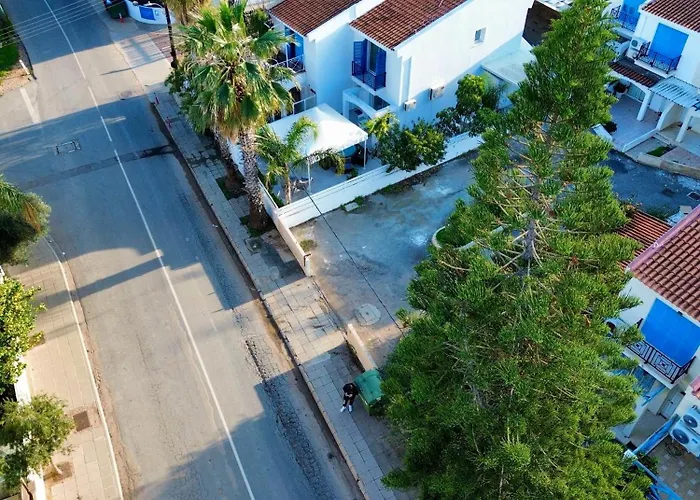 Modern 2br With Heated Hot Tub And Steps To