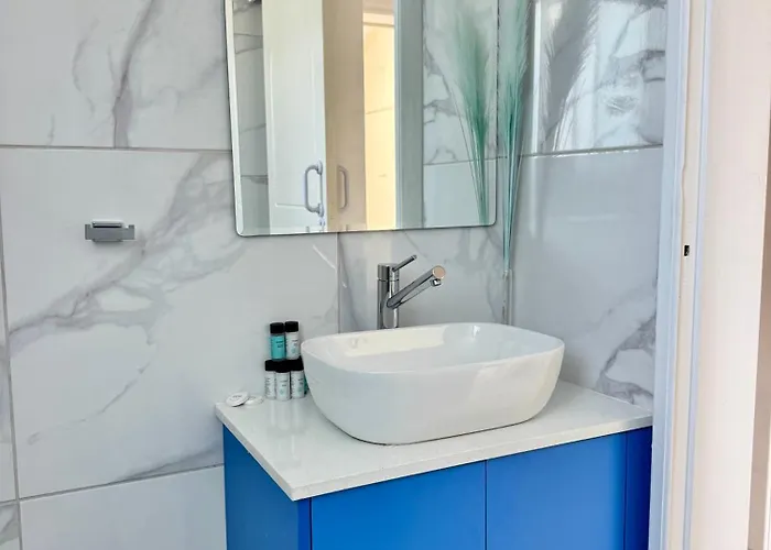 Modern 2br With Heated Hot Tub And Steps To Vilă Paralimni