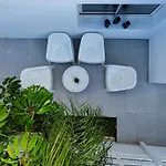 Modern 2br With Heated Hot Tub And Steps To * Protarász