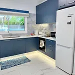Modern 2br With Heated Hot Tub And Steps To *