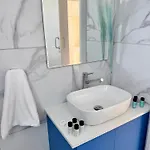 Βίλα Modern 2br With Heated Hot Tub And Steps To Παραλίμνι