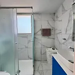 Villa Modern 2br With Heated Hot Tub And Steps To Protarász