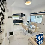 Villa Modern 2br With Heated Hot Tub And Steps To Protarász