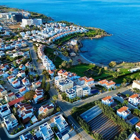 Modern 2br With Heated Hot Tub And Steps To