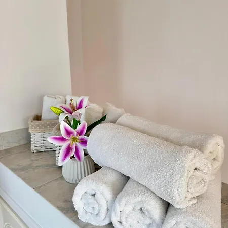 Modern 2br With Heated Hot Tub And Steps To Протарас