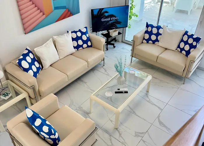 Вилла Modern 2br With Heated Hot Tub And Steps To Паралимни