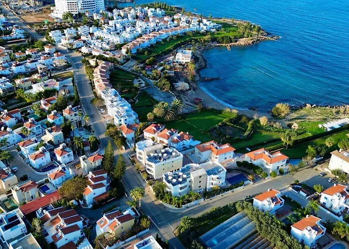 Modern 2br With Heated Hot Tub And Steps To