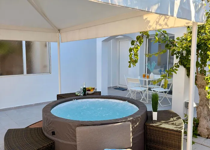 Вилла Modern 2br With Heated Hot Tub And Steps To