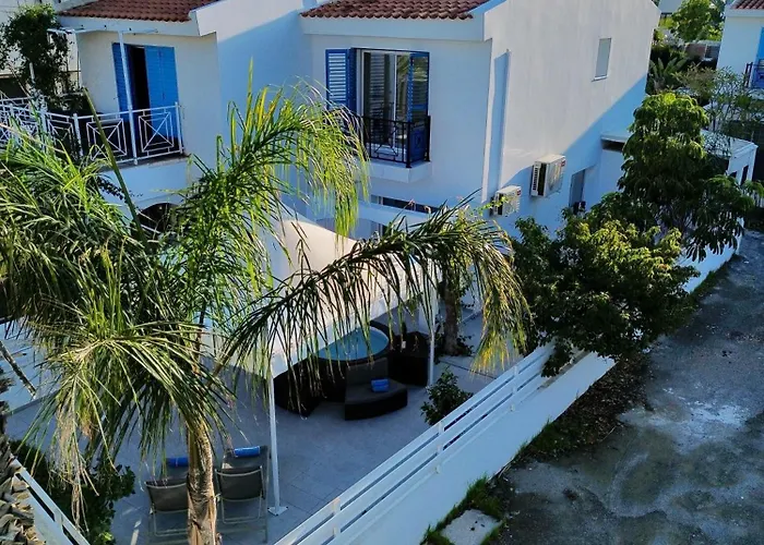 Вилла Modern 2br With Heated Hot Tub And Steps To