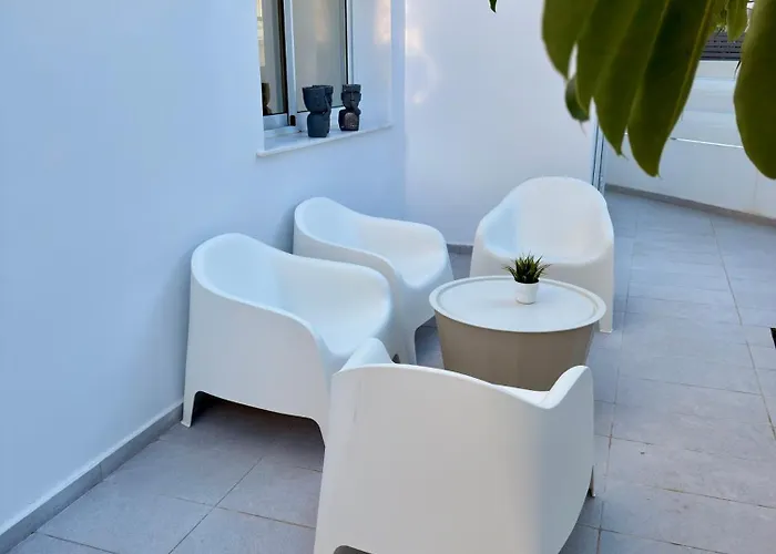 Modern 2br With Heated Hot Tub And Steps To Паралимни