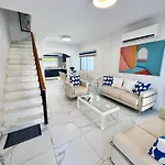 Modern 2br With Heated Hot Tub And Steps To