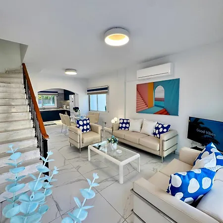 Modern 2br With Heated Hot Tub And Steps To Vila
