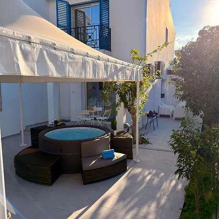 Modern 2br With Heated Hot Tub And Steps To Protaras