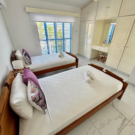 Vila Modern 2br With Heated Hot Tub And Steps To